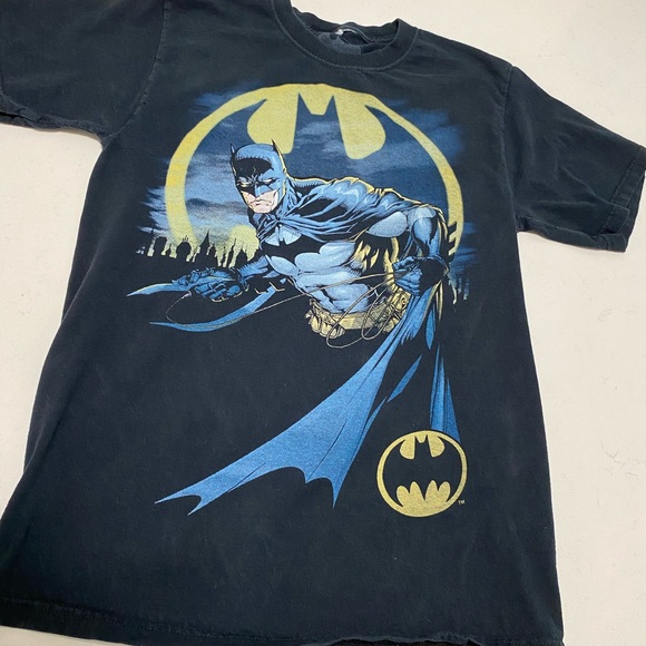 Men’s Batman Tshirt Tee size small - Picture 1 of 2